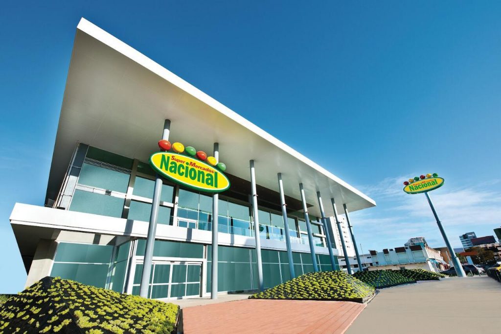 CCN abre horario exclusivo para personal de primera línea de emergencia en sus tiendas Supermercados Nacional y Jumbo.