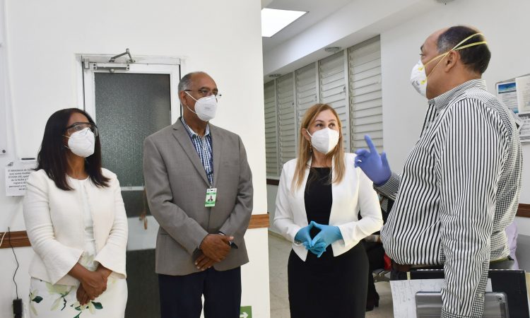 Comisión Bicameral designada para dar seguimiento a la declaratoria de estado de emergencia visita Laboratorio Nacional, ofrecen colaboración y apoyo ante el COVID-19