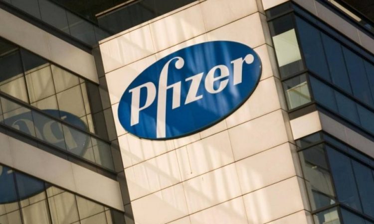 Pfizer donó a la CCSS equipo tecnológico para apoyar el programa de telemedicina institucional y hieleras que facilitarán los esfuerzos de entrega de medicamentos a domicilio
