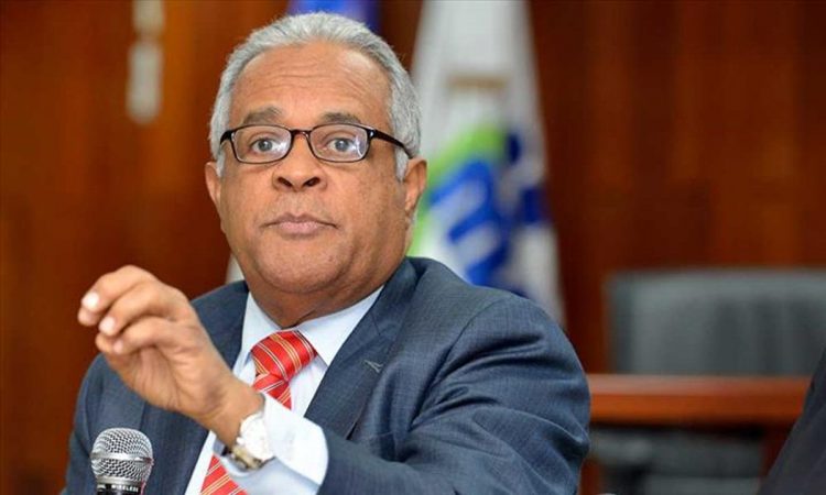 Ministro de Salud Pública pide reducir el número de personas en mesas electorales
