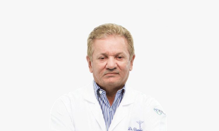 Dr. Virgilio Cedano, propietario de la Clínica Virgilio Cedano y candidato a senador