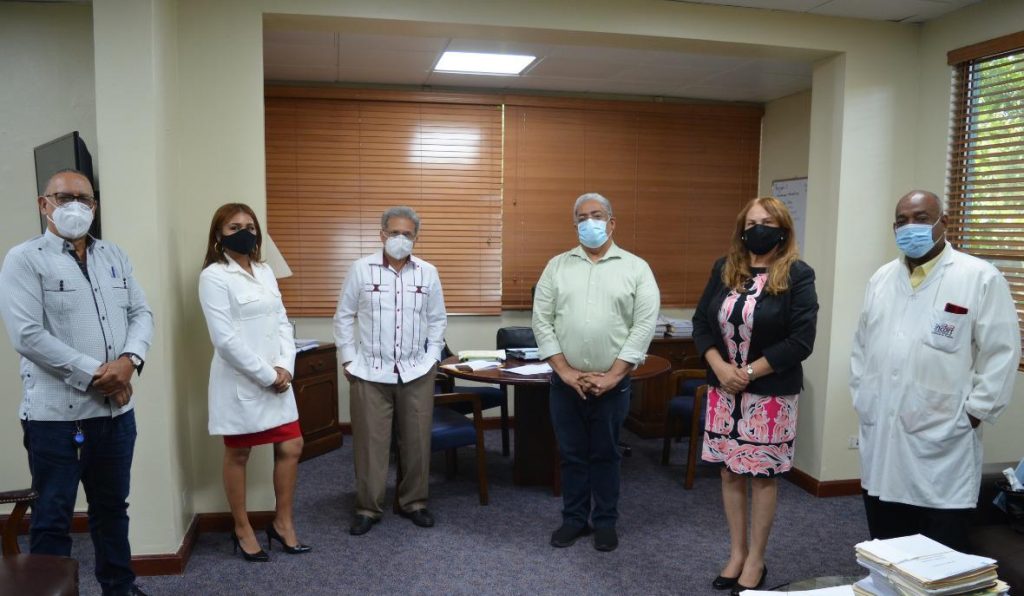 Chanel Rosa se reúne con CMD y AMIDSS, anuncia nuevas medidas a favor de médicos