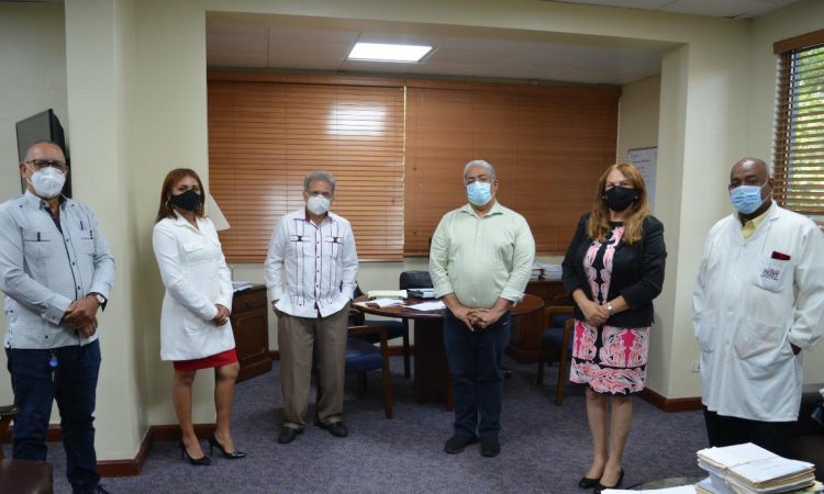 Chanel Rosa se reúne con CMD y AMIDSS, anuncia nuevas medidas a favor de médicos