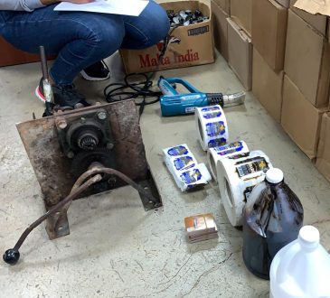 MSP continúa allanamientos en Santiago a fábricas clandestinas de clerén.