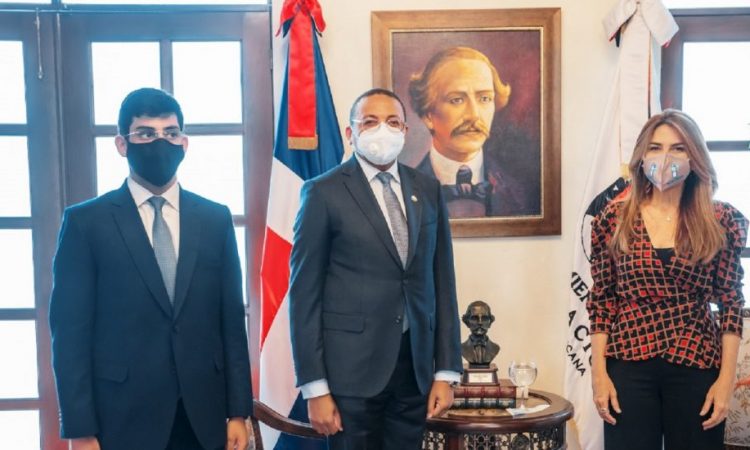 Qatar Charity entregó donación de insumos a la alcaldesa del Distrito Nacional para combatir el Covid-19