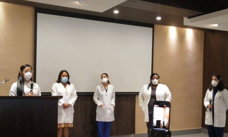 Tres sociedades médicas tocan la alarma en Santiago con Covid-19