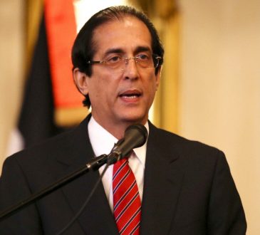 Gustavo Montalvo garantizó incremento de honorarios médicos y entrega de 582 camas hospitalarias
