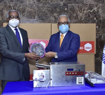 INTEC entregó 38 nuevos ventiladores Airtec que serán distribuidos en centros hospitalarios de Santiago