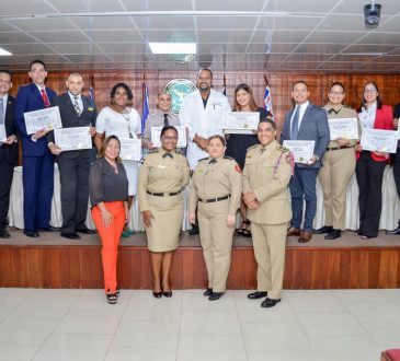Hospital Central de las Fuerzas Armadas graduó a 112 médicos residentes