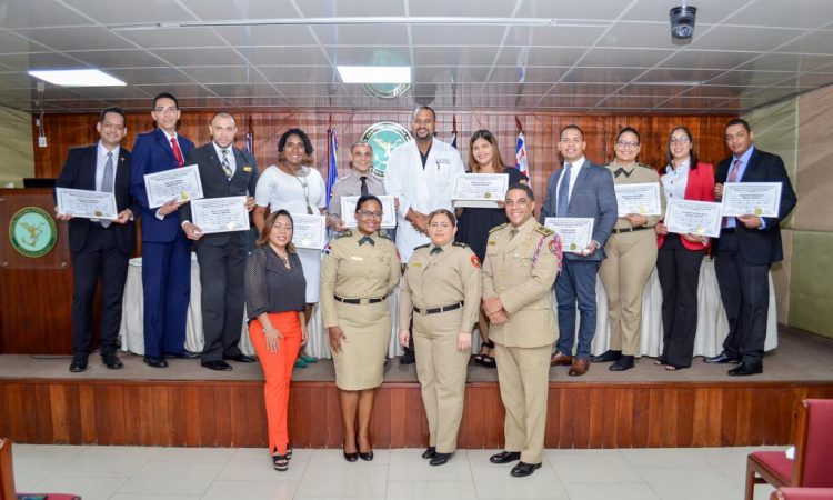 Hospital Central de las Fuerzas Armadas graduó a 112 médicos residentes