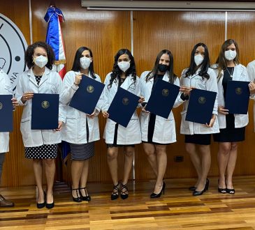 Hospital Escuela de la Diabetes egresó a 10 nuevos especialistas
