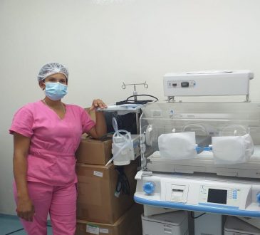 SNS donó equipos de maternidad a hospitales Bajos de Haina y Presidente Estrella Ureña