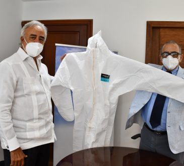 Presidente del Aeropuerto del Cibao donó 16,000 trajes de bioseguridad al MSP para garantizar seguridad de médicos