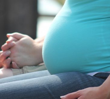 Aumento de mortalidad materna y neonatal está asociada a poca asistencia en consultas médicas por Covid-19