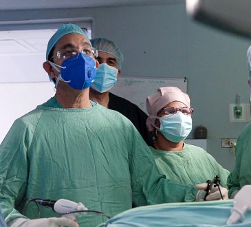 Se realizó Nefrectomía Radical vía laparoscopia por cáncer de riñón con tecnología protectora por Covid-19 en Santo Domingo