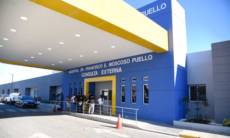 Sin pruebas PCR y con áreas de atención Covid-19 ocupadas al límite, está el Hospital Moscoso Puello