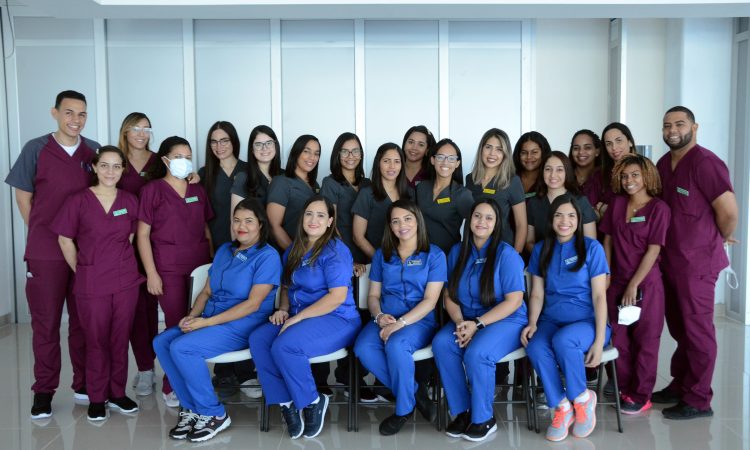Clínica Corominas recibió a nuevos médicos para cursar las residencias de medicina interna y terapia intensiva