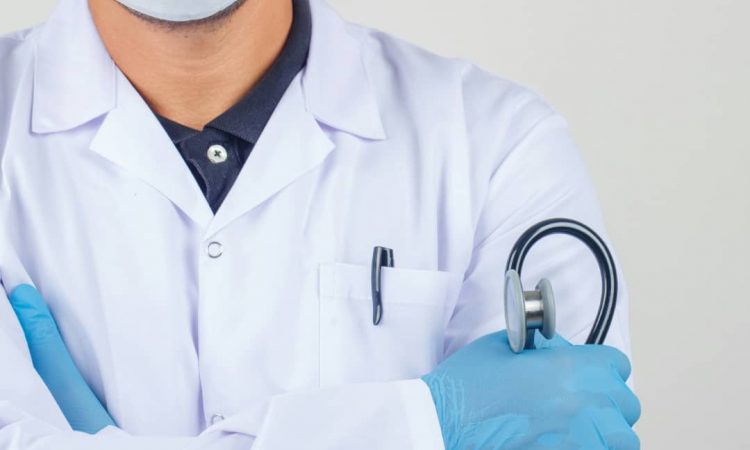 Médicos convocarán paro si no cobran salario de julio en las próximas 48 horas