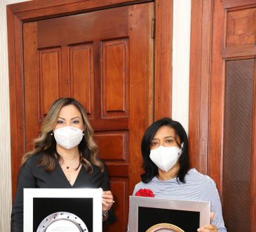 Directora del SRSM y subdirectora de centros hospitalarios del SNS recibieron reconocimientos por su destacada labor