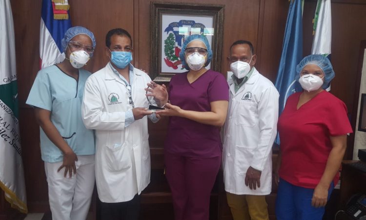 En el marco del próximo Día del Médico, Hospital Marcelino Vélez entregó reconocimientos a su personal