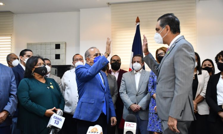 Desde hoy SeNaSa garantizó pruebas gratis e internamiento de pacientes Covid-19 que no tengan seguro, según Santiago Hazim