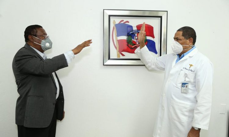 Nuevos directores de los hospitales Salvador Gautier, Centro Gastroenterología de Ciudad Sanitaria y CECANOT fueron juramentos por Edisson Féliz Nuevos directores de los hospitales Salvador Gautier, Centro Gastroenterología de Ciudad Sanitaria y CECANOT fueron juramentos por Edisson Féliz