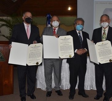 CMD celebró misa, entregó ofrendas y galardonó a Maestros de la Medicina en el Día Nacional del Médico