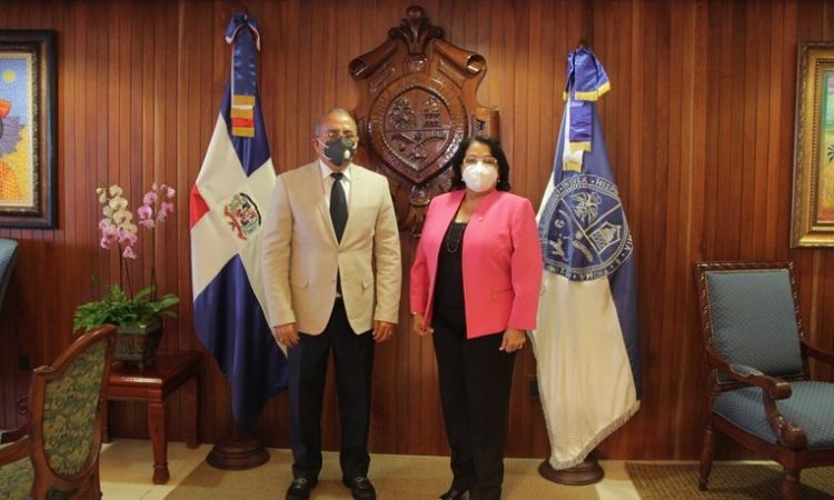 1,113 internos de medicina de la UASD serán acogidos en hospitales para continuar ciclo de formación 1,113 internos de medicina de la UASD serán acogidos en hospitales para continuar ciclo de formación