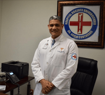 Exdirector del Hospital Dr. Darío Contreras redujo deuda heredada de 171 a 131 millones de pesos