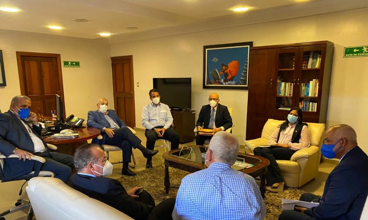 Ministro de salud y ejecutivos de la ARAPF establecieron medidas para garantizar acceso a productos farmacéuticos seguros Ministro de salud y ejecutivos de la ARAPF establecieron medidas para garantizar acceso a productos farmacéuticos seguros