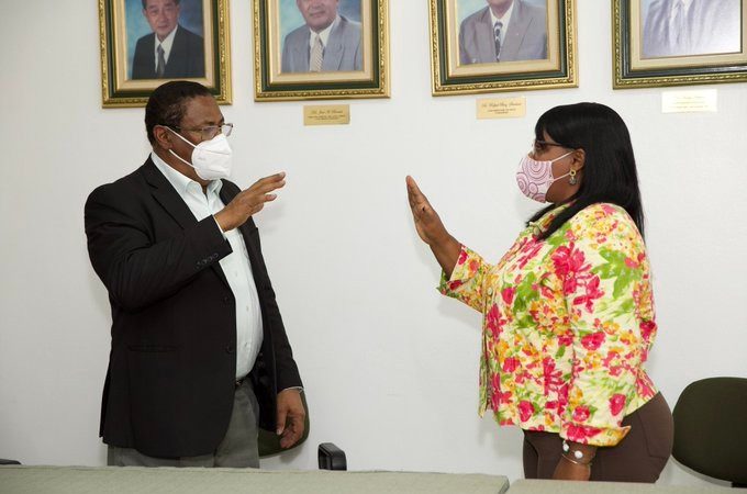Edisson Féliz juramentó a Glendis Ozuna Feliciano como directora del CEMADOJA