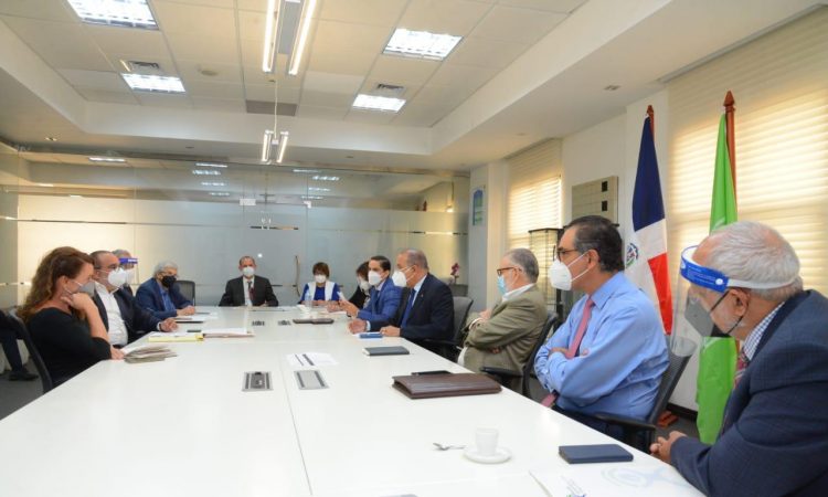 Autoridades gubernamentales apoyan y respaldan afiliación de dos millones de dominicanos al SeNaSa Autoridades gubernamentales apoyan y respaldan afiliación de dos millones de dominicanos al SeNaSa