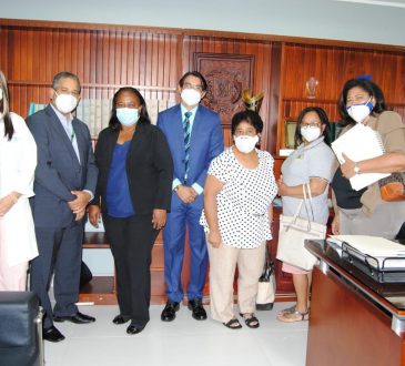 Presidenta de CODOPENF unió esfuerzos con el director del Hospital Cabral y Báez para combatir el Covid-19