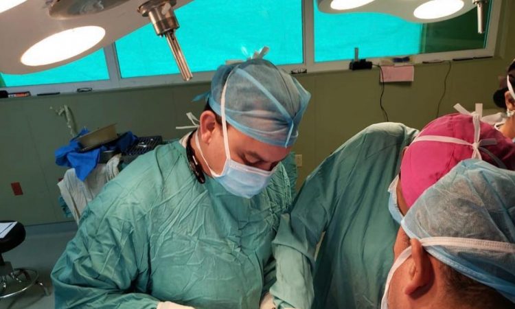 Director hospital Ney Arias Lora realiza junto a varios especialistas diversos procedimientos quirúrgicos Director hospital Ney Arias Lora realiza junto a varios especialistas diversos procedimientos quirúrgicos
