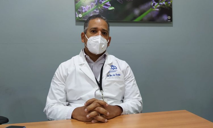10 nuevos camilleros prestos a mejorar el servicio en el Hospital José María Cabral y Báez 10 nuevos camilleros prestos a mejorar el servicio en el Hospital José María Cabral y Báez