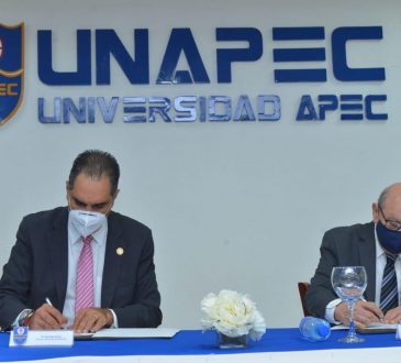 Docentes, estudiantes y administrativos de la UNAPEC serán afiliados al SeNaSa a partir del próximo lunes