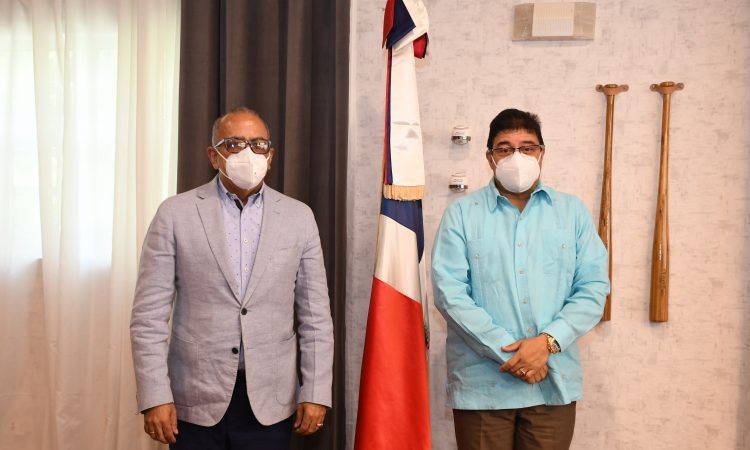 Pruebas PCR y afiliación al SeNaSa para atletas dominicanos y familiares, garantizó Plutarco Arias Pruebas PCR y afiliación al SeNaSa para atletas dominicanos y familiares, garantizó Plutarco Arias