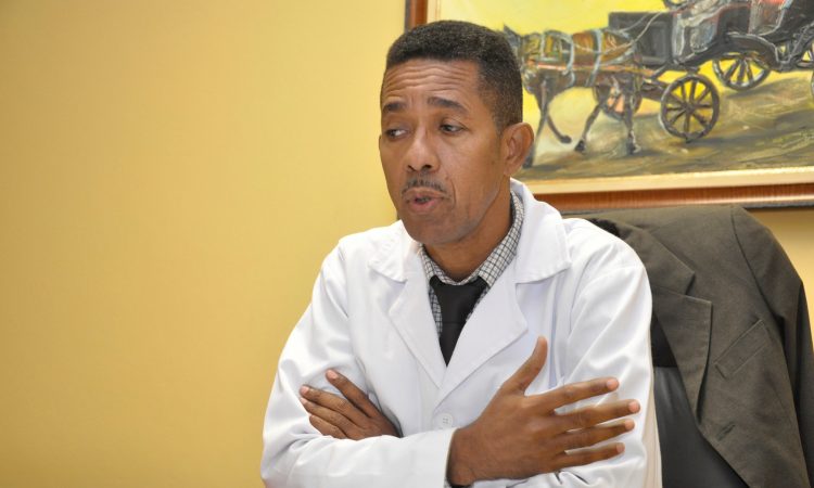 Hospital Robert Reid Cabral solicitó al SNS asumir deuda millonaria que lo tiene al borde del colapso Hospital Robert Reid Cabral solicitó al SNS asumir deuda millonaria que lo tiene al borde del colapso