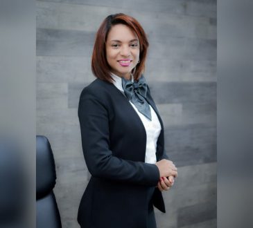 Especialista en derecho laboral dijo que gravar doble sueldo viola el principio de legalidad