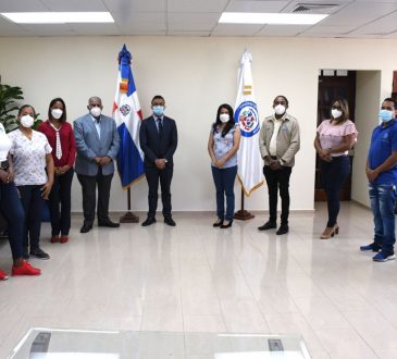 Realizan prueba de COVID-19 a todo el personal del Ministerio de Interior y Policía