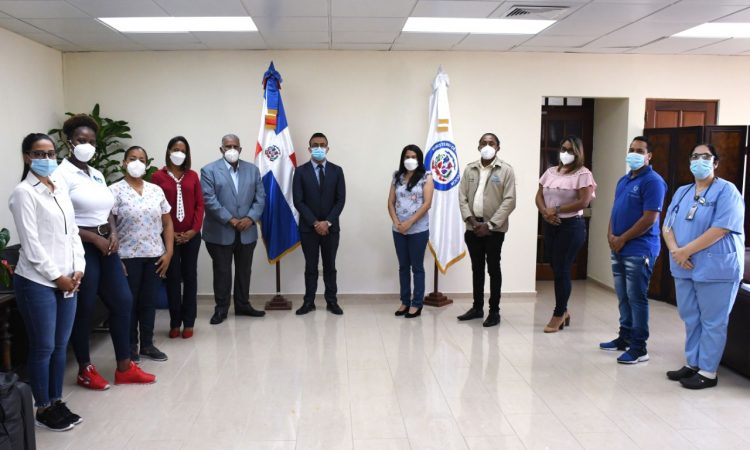 Realizan prueba de COVID-19 a todo el personal del Ministerio de Interior y Policía Realizan prueba de COVID-19 a todo el personal del Ministerio de Interior y Policía
