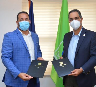 SeNaSa proveerá servicios de salud a peloteros, ex peloteros y miembros de equipo