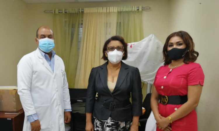 Juramentan subdirectora hospital Moscoso Puello