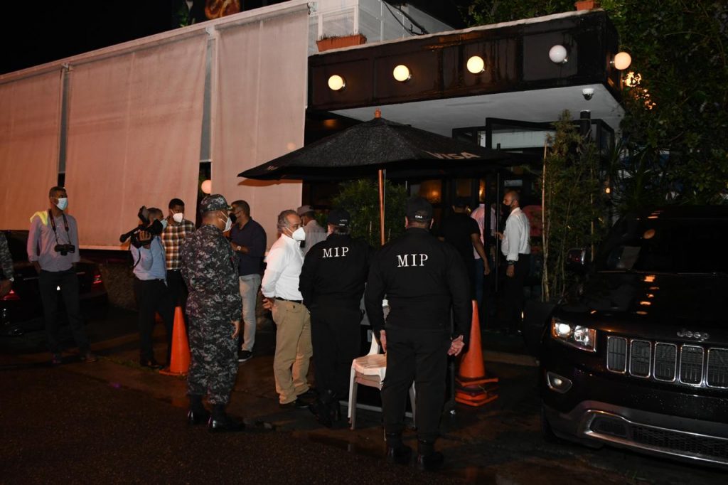 Ministerio de Salud y autoridades verifican cumplimiento de normas y protocolos en bares y restaurantes