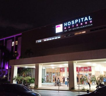 Médicos del hospital Ney Arias Lora salvan vida de embarazada a la que le cayó una pared encima