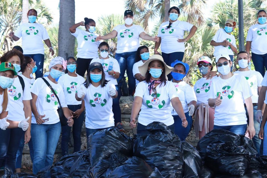 Jornada “Mejor sin plástico” en playa Güibia busca conservar equilibrio ambiental y preservar la salud de dominicanos Jornada “Mejor sin plástico” en playa Güibia busca conservar equilibrio ambiental y preservar la salud de dominicanos