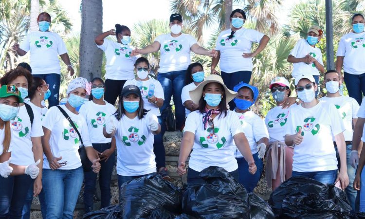 Jornada “Mejor sin plástico” en playa Güibia busca conservar equilibrio ambiental y preservar la salud de dominicanos Jornada “Mejor sin plástico” en playa Güibia busca conservar equilibrio ambiental y preservar la salud de dominicanos