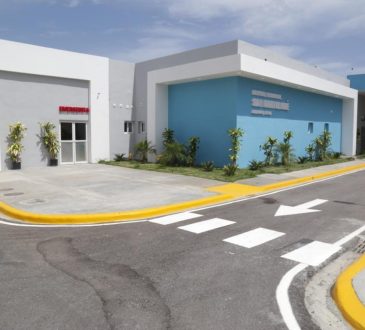Hospital Provincial San Bartolomé de Neiba es puesto en funcionamiento con dotación de equipos modernos