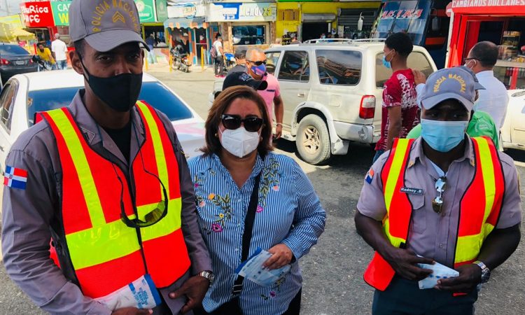 Más de 1.500 mascarillas entregadas el fin de semana en la autopista Duarte