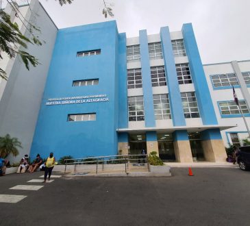 Maternidad la Altagracia desmiente que no se están dejando ver las pacientes a familiares